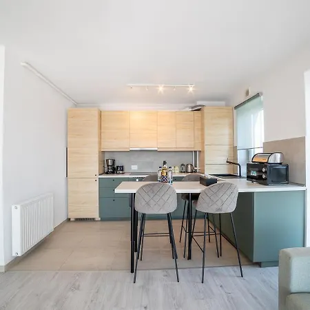 Lejlighed Modern Coresi - Free Private Parking *