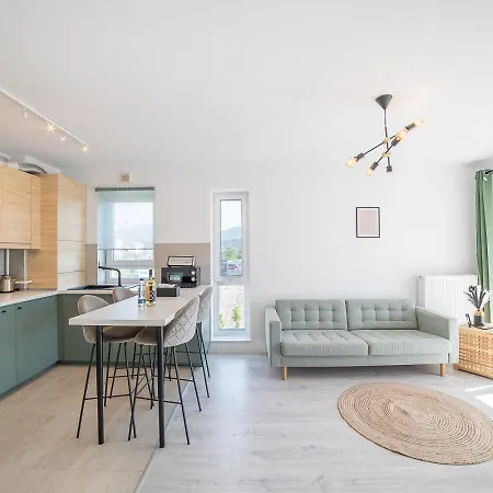 Modern Coresi - Free Private Parking *