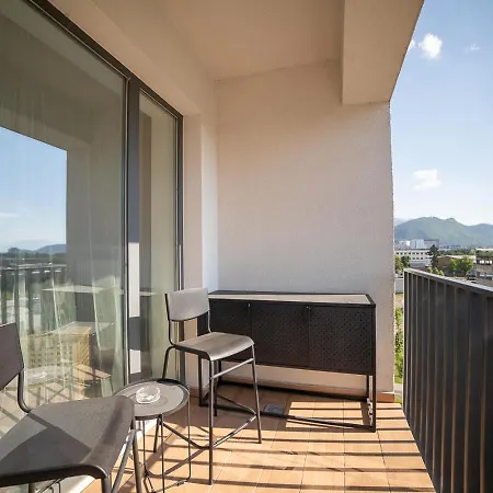 Modern Coresi - Free Private Parking 브라쇼브