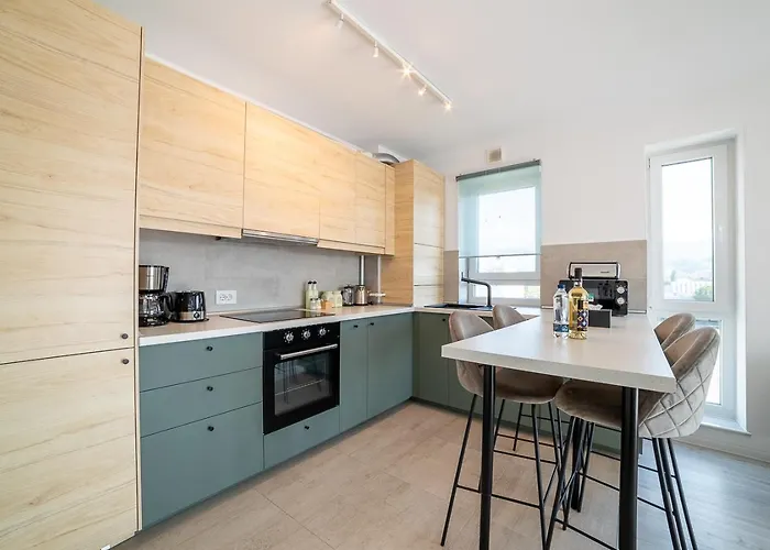 Modern Coresi - Free Private Parking