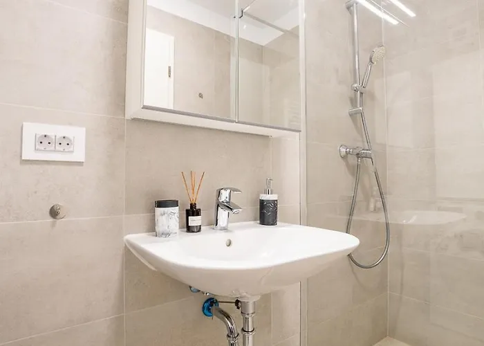 Modern Coresi - Free Private Parking Brassó