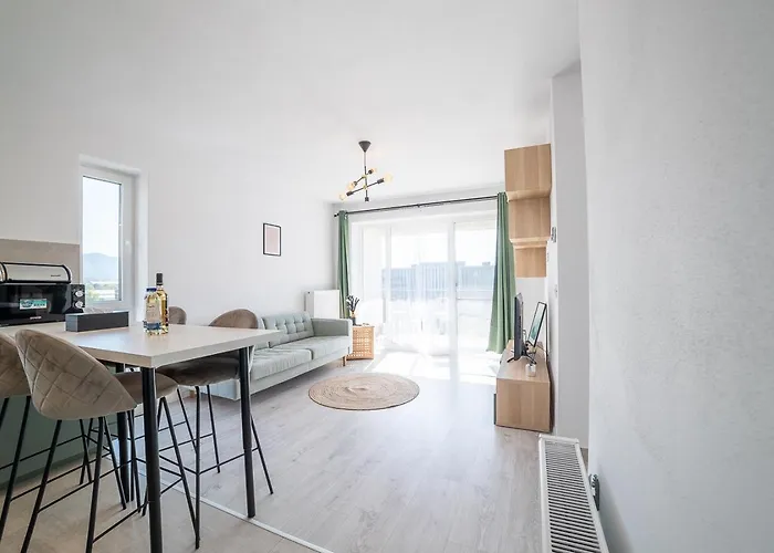 Apartman Modern Coresi - Free Private Parking